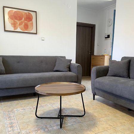 Emerald Seaside Apartment In Pefkohori بيفكوهوري المظهر الخارجي الصورة